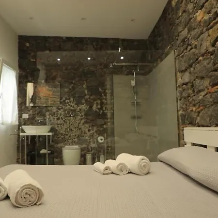 Apartment F&m House *